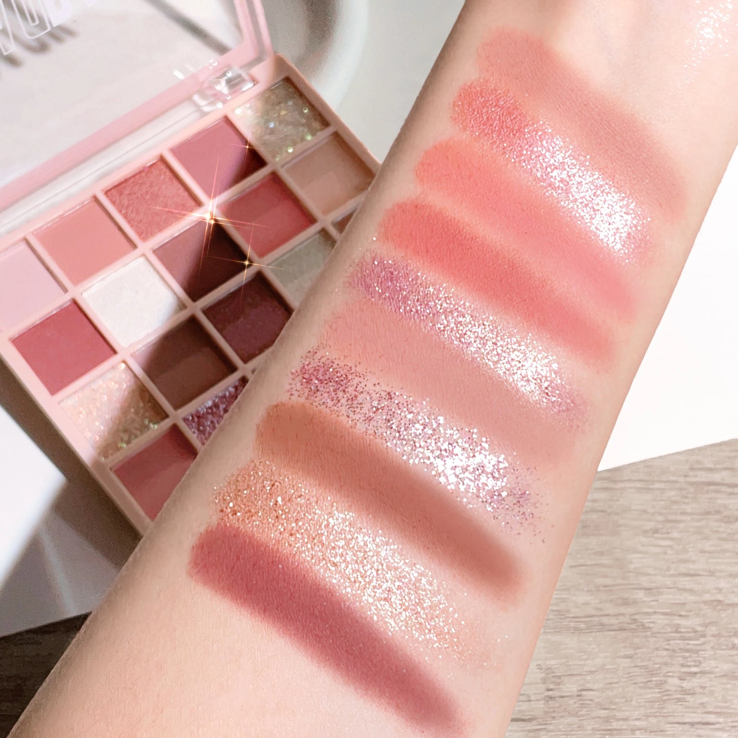 25 Colors Eyeshadow Palette High Gloss Cement Grey